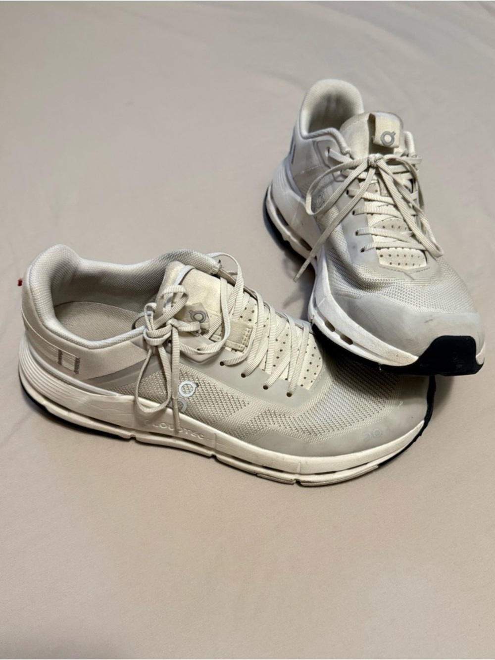 On Running Men's Athletic Shoes in Light Beige/Off-White